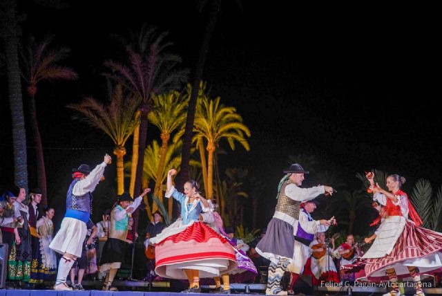 La Palma ensalza el folclore del Campo de Cartagena en la clausura de su festival nacional