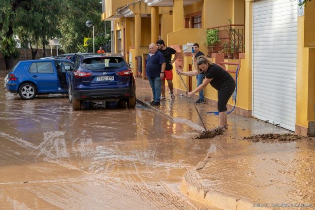 Catorce comunidades de propietarios de Cartagena reciben una subvención del Ayuntamiento para evitar inundaciones en garajes