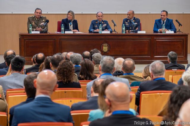 La alcaldesa apuesta por Caetra para liderar el diseño y desarrollo de soluciones de primer nivel en Defensa