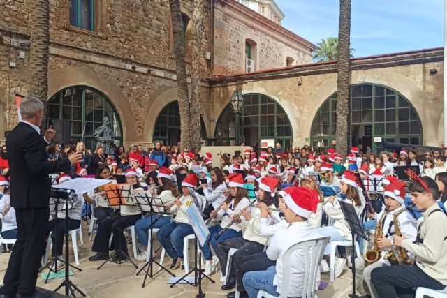 Concierto navideño multitudinario en el Parque de Artillería