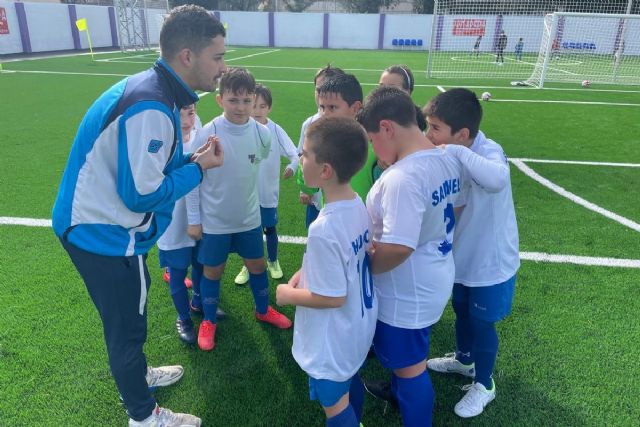 Los equipos biberones y chupetas siguen su formación a través de una competición recreativa de fútbol 5 sin puntuación en las clasificaciones