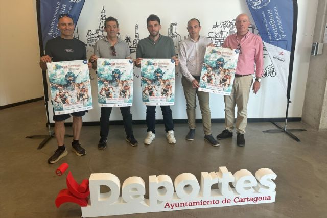 Medio millar de personas protagonizan un triatlón este domingo en Cartagena