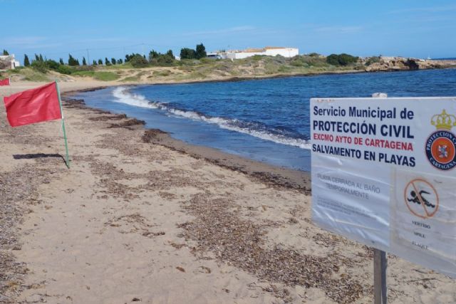 El Ayuntamiento de Cartagena cierra al baño la playa de Cala Reona