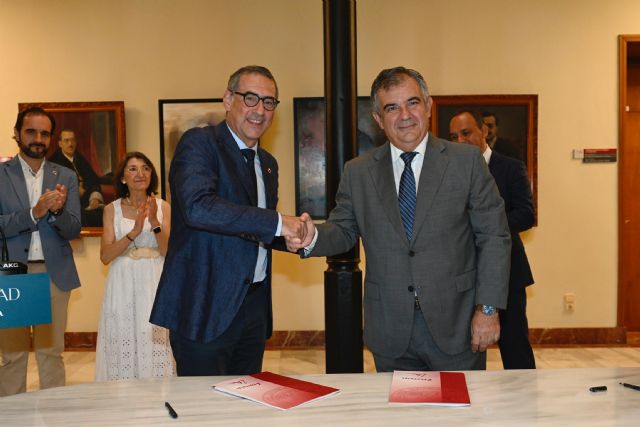 La Universidad de Murcia y la Comunidad Autónoma firman el convenio de integración de los estudios de Enfermería de Cartagena