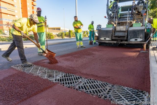 Las obras del carril bici que llegará de Severo Ochoa hasta la Vía Verde alcanzan su ecuador