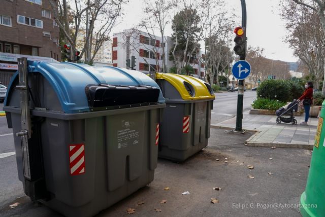 Los actos vandálicos obligan al Ayuntamiento a reponer 170 contenedores de basura en lo que va de año