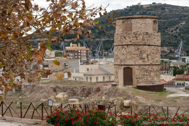 El Ayuntamiento iluminará el cerro del Molinete con luces ornamentales de vanguardia para crear una experiencia en el visitante