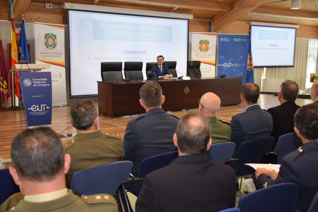 Expertos en patrimonio militar señalan en el CIM ejemplos de gestión autosuficiente de baterías y otras instalaciones castrenses