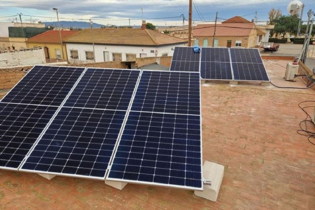 Comienza la instalación de placas fotovoltaicas en locales sociales