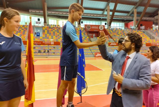 La Escuela Municipal de Tenis celebra su clausura con una exhibición