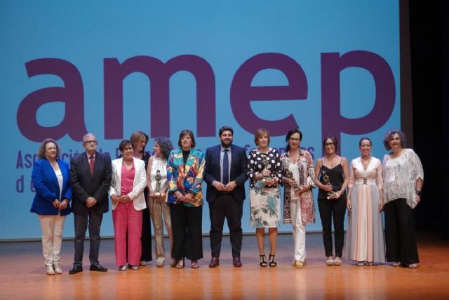 AMEP premia a Cartagena Piensa y a la arqueóloga municipal María José Madrid