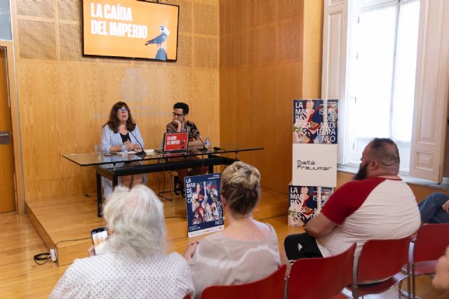 La Mar de Letras acogió la presentación de la novela ´La caída del imperio´ de Javier Gallego