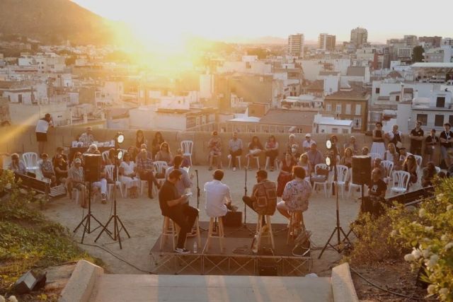 La Mar de Músicas trae un atardecer de música y poesía sobre la Ítaca de Homero este jueves junto al Teatro Romano