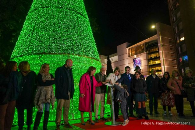 La Alameda de la Navidad ya brilla en Cartagena