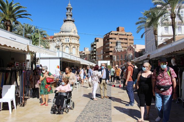 Abierto el plazo de inscripción para participar en la XII Feria Outlet de Cartagena que este año se celebrará en la plaza de España durante el puente del Pilar