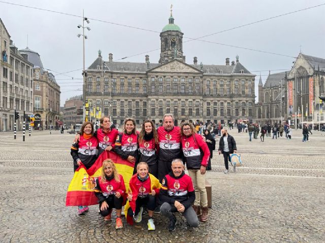 El Club Cuatro Santos Cartagena en la maratón de Amsterdam