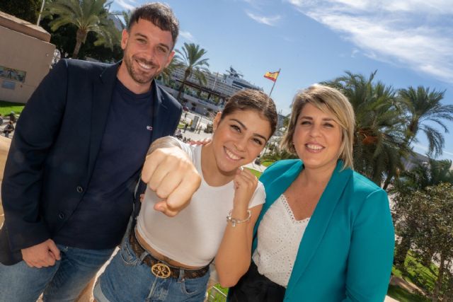 La alcaldesa recibe a la tricampeona de boxeo Nayara Arroyo con la vista puesta en los Juegos Olímpicos de París