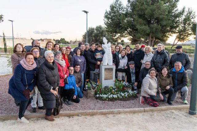 Pozo Estrecho hace honor a la memoria de Maite Defruc