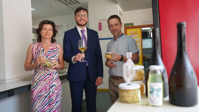 Crean bebidas y encurtidos saludables fermentando melón y brócoli desechado por la cadena alimentaria