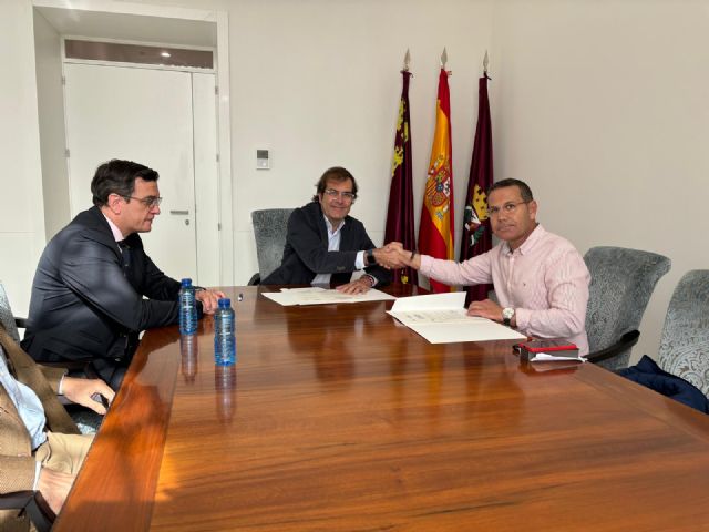 La plataforma 'Compromiso por el Desarrollo Sostenible del Puerto de Cartagena' alcanza sus 30 miembros con la incorporación de la Cofradía de Pescadores