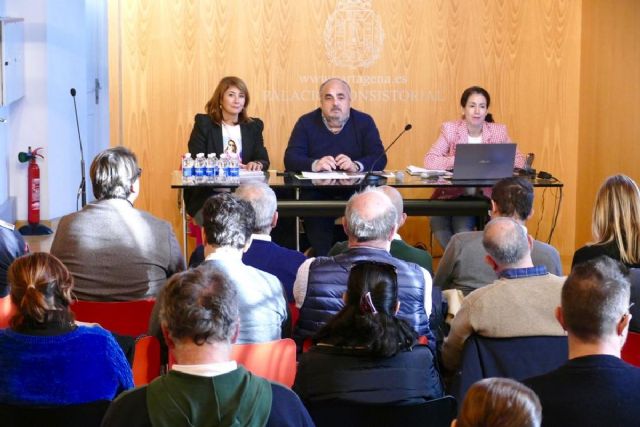 El Ayuntamiento acomete decenas de obras en barrios y diputaciones para mejorar la movilidad y eliminar barreras arquitectónicas