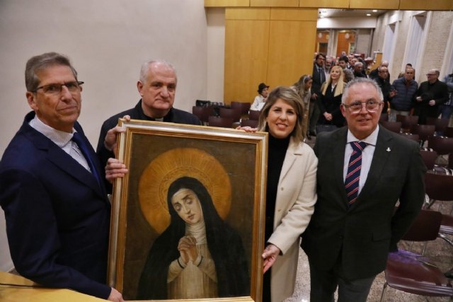 Los Marrajos custodian la obra original de la Virgen de la Soledad de Portela, expuesta ahora junto al Jesús Nazareno en la sede de la Cofradía