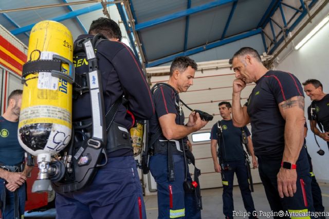 Bomberos de Cartagena estrenan 60 equipos de protección respiratoria