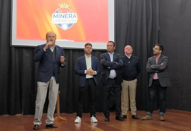 Minera Empresas congrega a más de cien personas para analizar el histórico comienzo de la Deportiva Minera