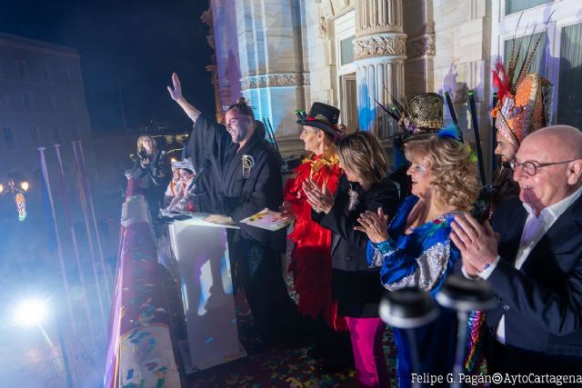 La magia del Carnaval y sus trajes brilla en Cartagena de la mano de Eduardo Navarrete