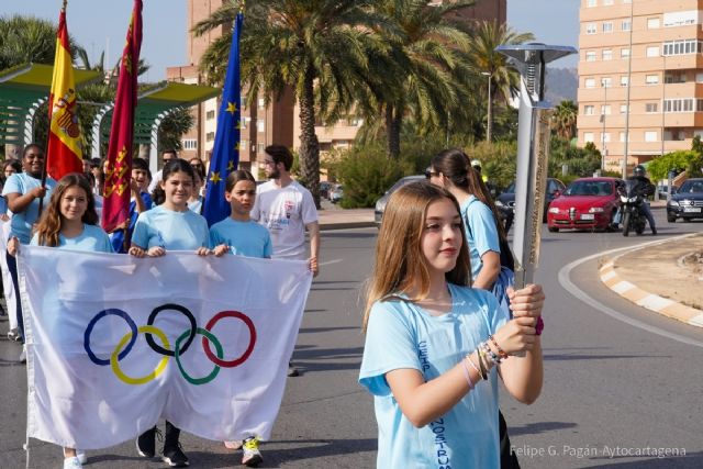 La antorcha olímpica de Barcelona 92 termina su recorrido por los centros educativos de Cartagena