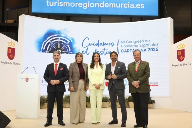 La alcaldesa presenta en FITUR las ayudas para crear hoteles en Cartagena como la oportunidad de participar de su crecimiento turístico