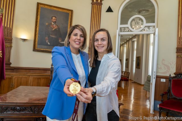 Mayte Mateo ofrece a Cartagena su medalla de oro como Campeona de Europa