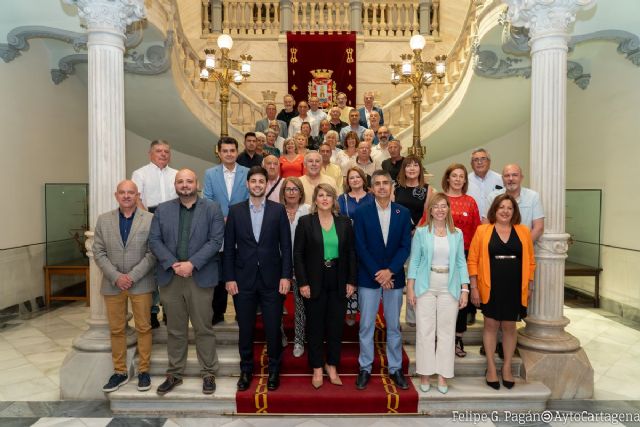 El Ayuntamiento agradece sus años de servicio a los empleados municipales jubilados los últimos doce meses