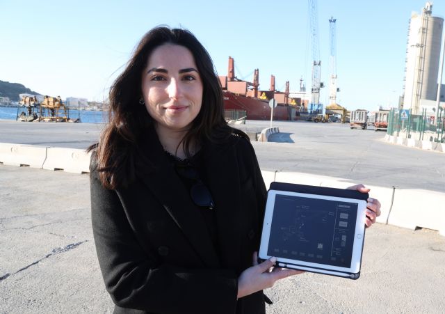 Premiada una alumna de la UPCT por su sistema de monitorización para las grúas de la terminal marítima