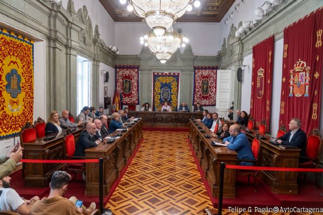 El Pleno toma conocimiento de la renuncia como concejal de María Dolores Flores