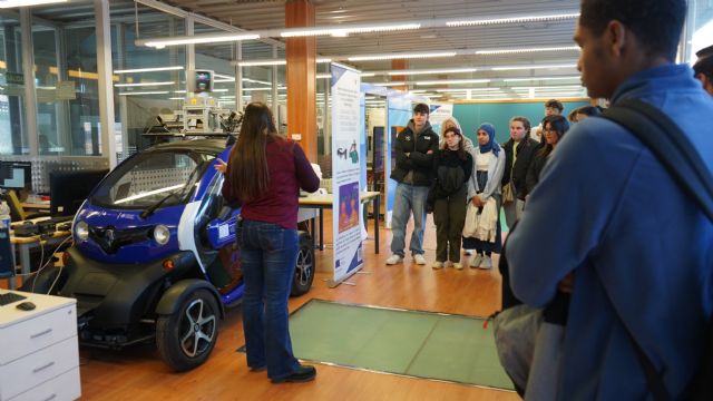 Ochenta estudiantes de Bachillerato de la iniciativa SIMIP visitan el CRAI Biblioteca de la UPCT