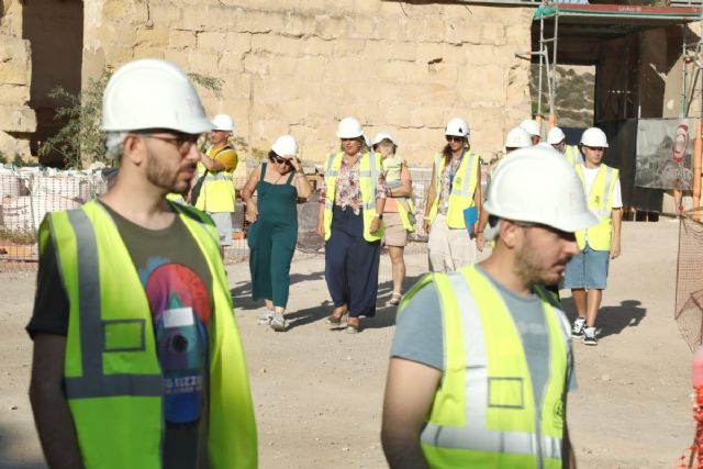 El Ayuntamiento trabaja para hacer estables las 'visitas por obras' al Anfiteatro que han comenzado este miércoles