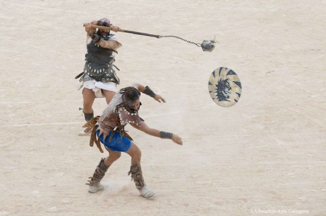 Luchas de gladiadores, fuegos, bestias y danza hoy en Cartagena con el Gran Circo Romano