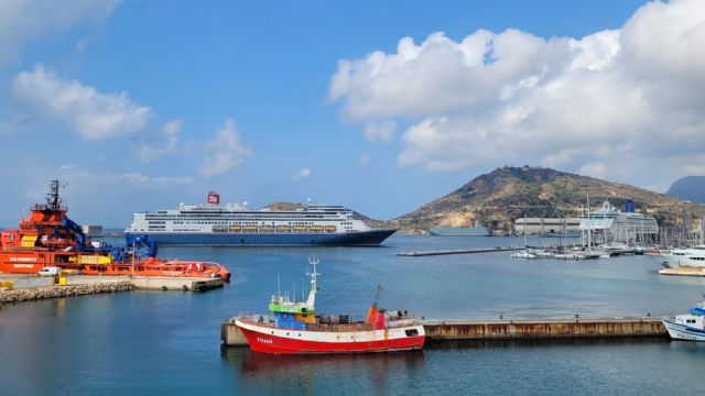 Cartagena recibe a los cruceros Aurora y Bolearis en la tercera doble escala de mayo