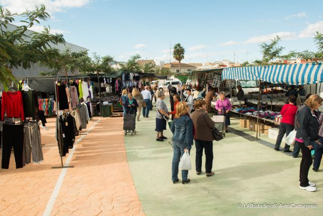 El lunes 1 de mayo abrirá el mercadillo de Barrio Peral