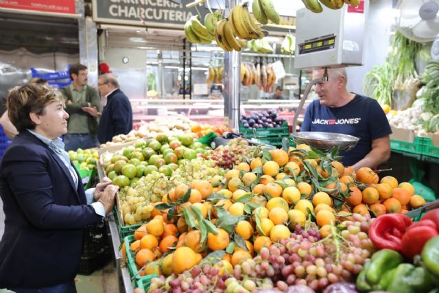 Las pescaderías del mercado de Santa Florentina no abren lunes, martes ni miércoles por obras y la festividad de Todos los Santos