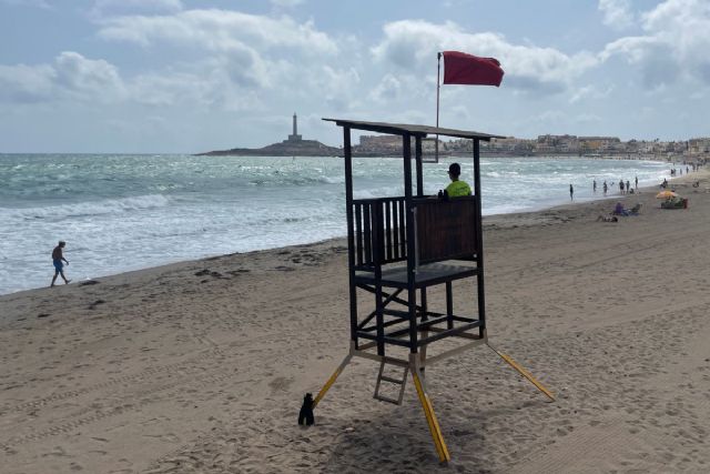 Prohibido el baño hoy domingo en las playas mediterráneas de La Manga y la de Levante de Cabo de Palos