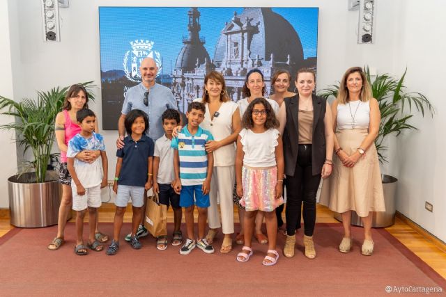 Cinco niños saharauis han disfrutado este verano de su estancia en Cartagena con familias de acogida