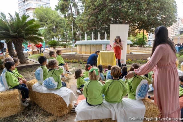 La Feria del Libro de Cartagena culmina este domingo con planes para disfrutar en familia y encuentros con los autores Rosa Huertas y Mario Obrero