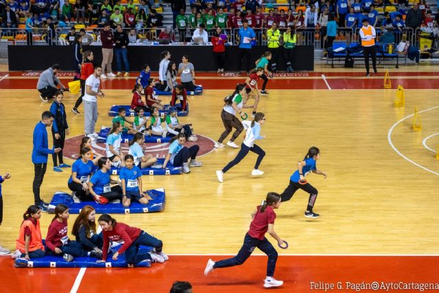 Cerca de medio millar de escolares participan en Jugando al Atletismo