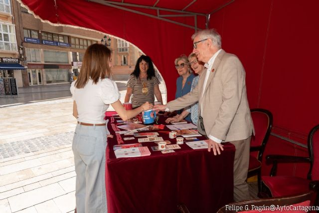 El Ayuntamiento de Cartagena recauda 1.040 euros para Cáritas